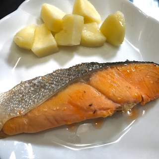 銀鮭のソテー〜粉吹き芋を添えて〜